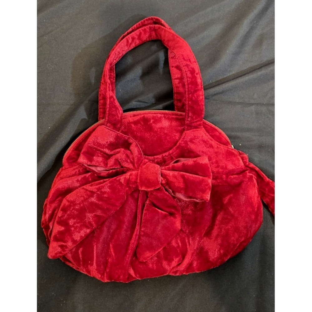 Bath And Body Works Red Velvet Bag with bow.